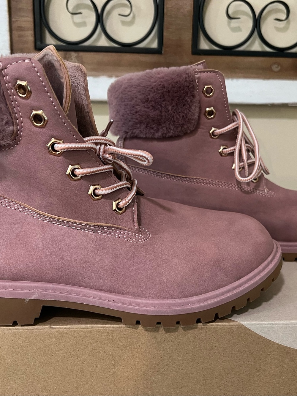 Charlotte Russe Women’s Size 8 Dusty Rose Faux Fur Suede Lace-Up Winter Boots